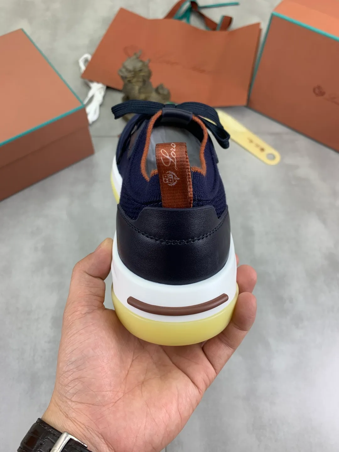 Men's Men's Shoes 💰P620 New 💰High Quality Latest Casual Shoes Loro Piana 💯Top Authentic Grade💯Buy the original 1:1 copy💯 Founded the existing Loro Piana company on April 24, 1924. It is now the sixth generation of family business, providing top quality products to customers who are discerning about taste and quality. Imported original fly woven fabric with cowhide fabric, plain calfskin lining, hand-stitched thread with cowhide feet, original packaging, code number: 38-44 (customized for 45 and 46), seven colors available